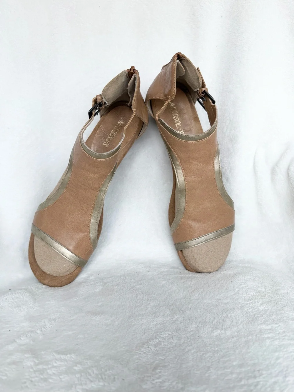 Aerosoles Light Brown Wedge Sandals Womens Size 9.5M Side Buckles